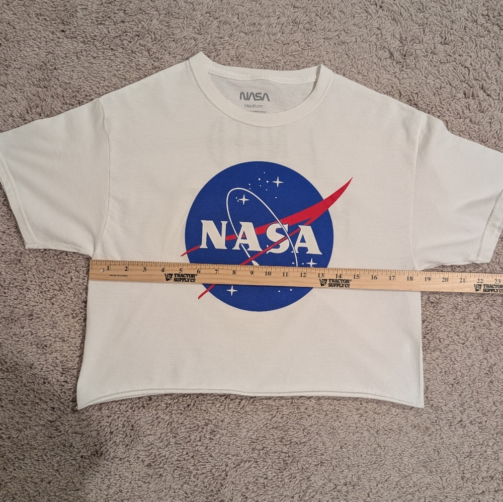 NASA "I Need My Space" White Graphic Crop Top T-Shirt Size Medium - Picture 4 of 7